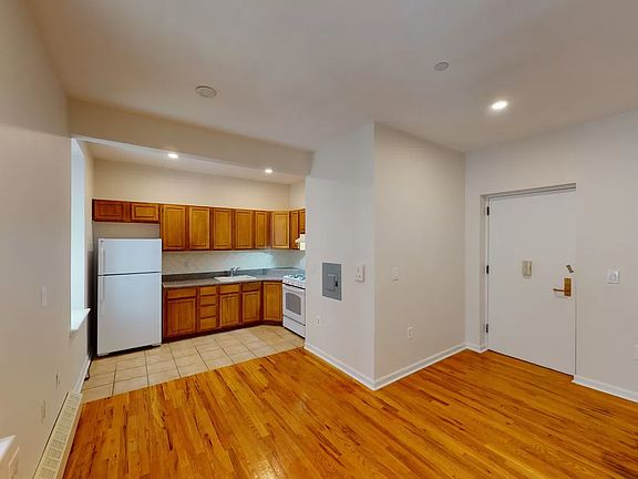 2nd image of 133 W 140th St #40