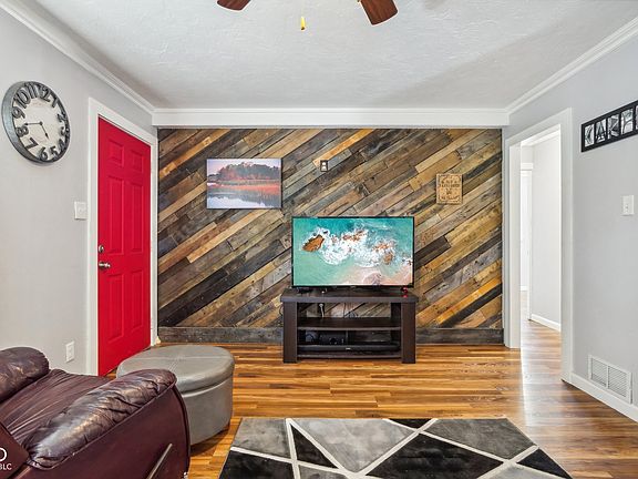 5th image of 512 Marine Dr