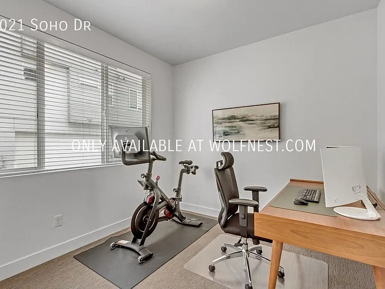 1021 Soho Dr — Photo 7