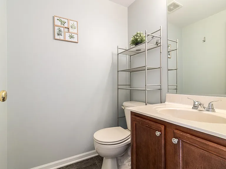 2430 Oakfield Ct #2430 — Photo 8