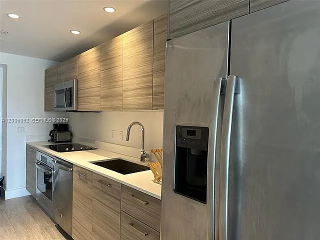 121 NE 34th St #1915 — Photo 7
