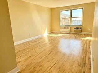 20 Wendell St #14, Hempstead, NY 11550