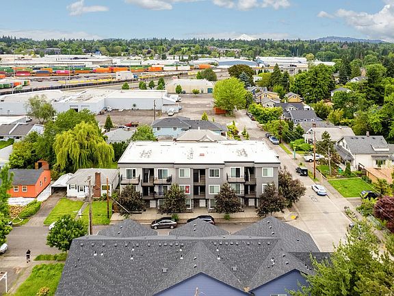 5th image of 5350 SE 18th Ave #301