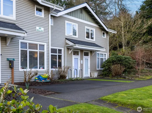 381 Wallace Way NE #109, Bainbridge Island, WA 98110
