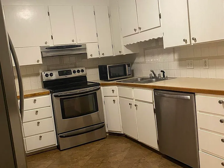 1240 E Jordan St — Photo 6