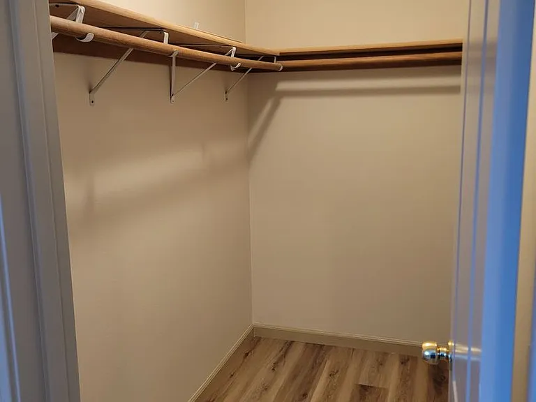 412 Alexander St NE — Photo 19