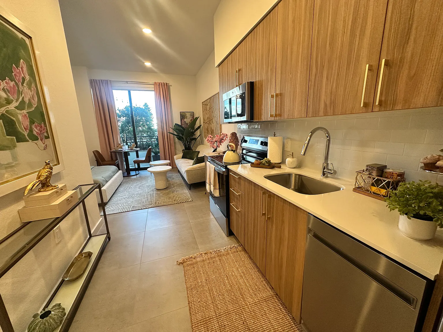 Studio, 500 sqft, $1,750 — Photo 2