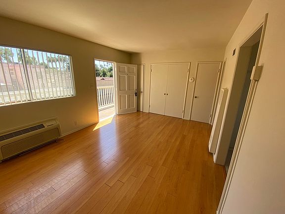 5th image of 542-544 S Los Robles Ave #5442
