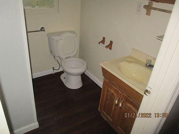 3rd image of 2415 Rosebrier Ave