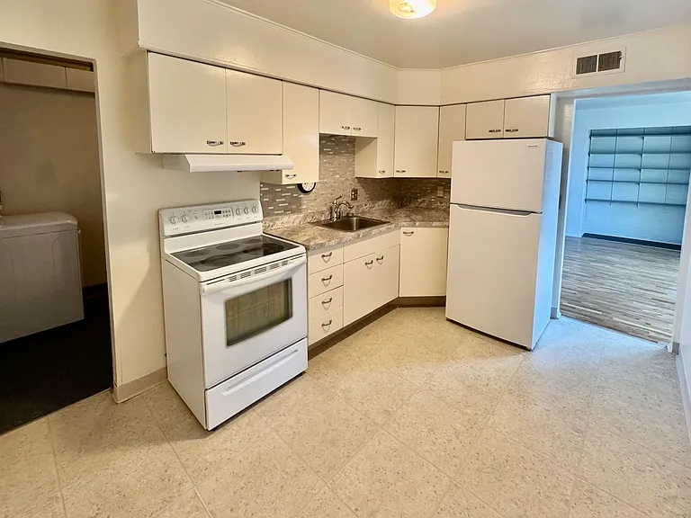 728 Saint Charles St #3 — Photo 6