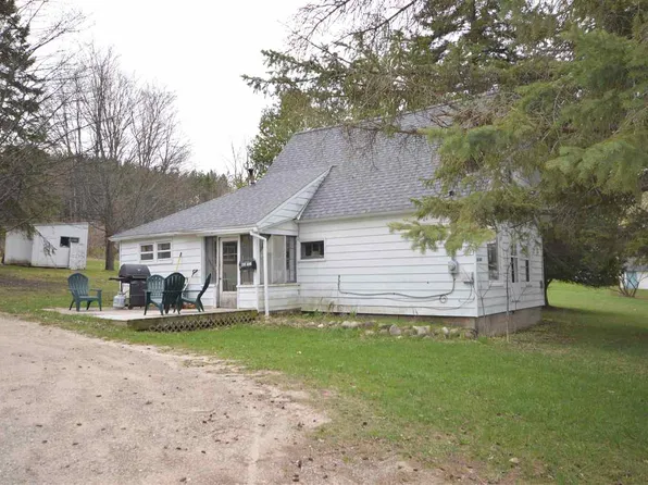 203 Ann St, Boyne City, MI 49712