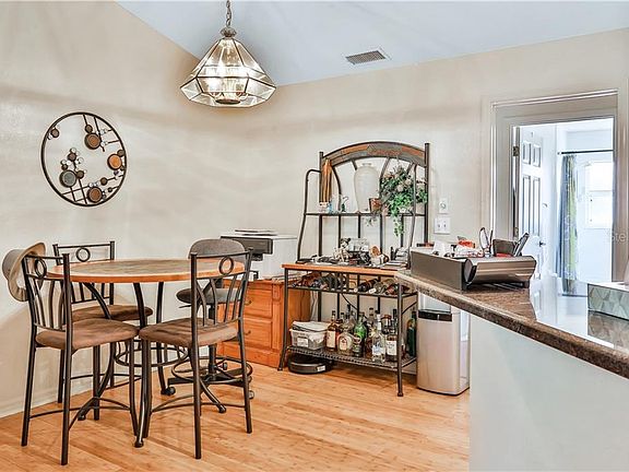 5th image of 105 Morning Glory Cir