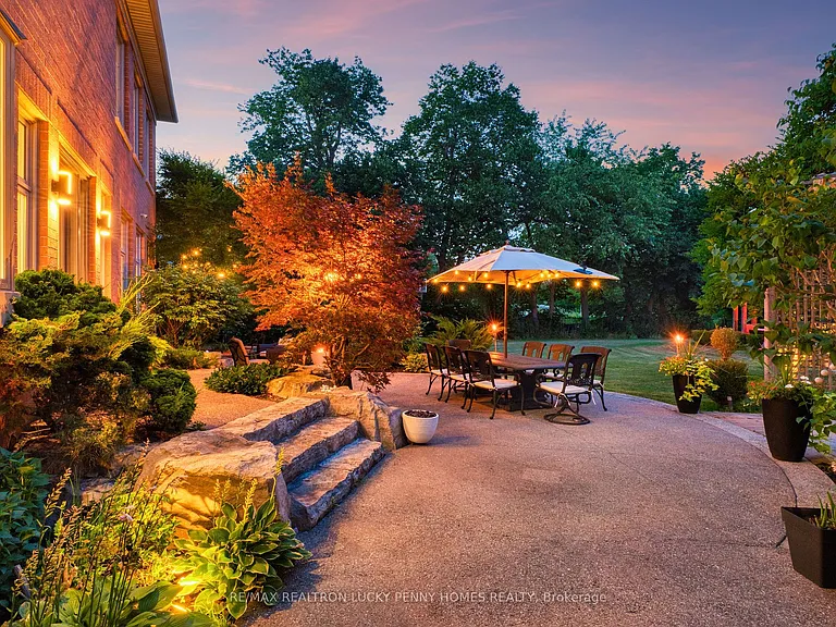 30 Bernadotte Dr — Photo 45