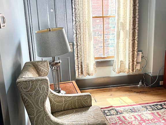 5th image of 104 W Clifton Ave APT 4