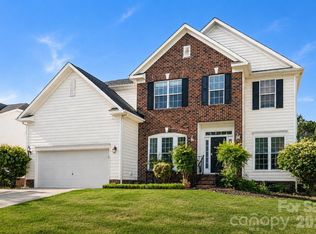104 Alnwick Ln, Waxhaw, NC 28173