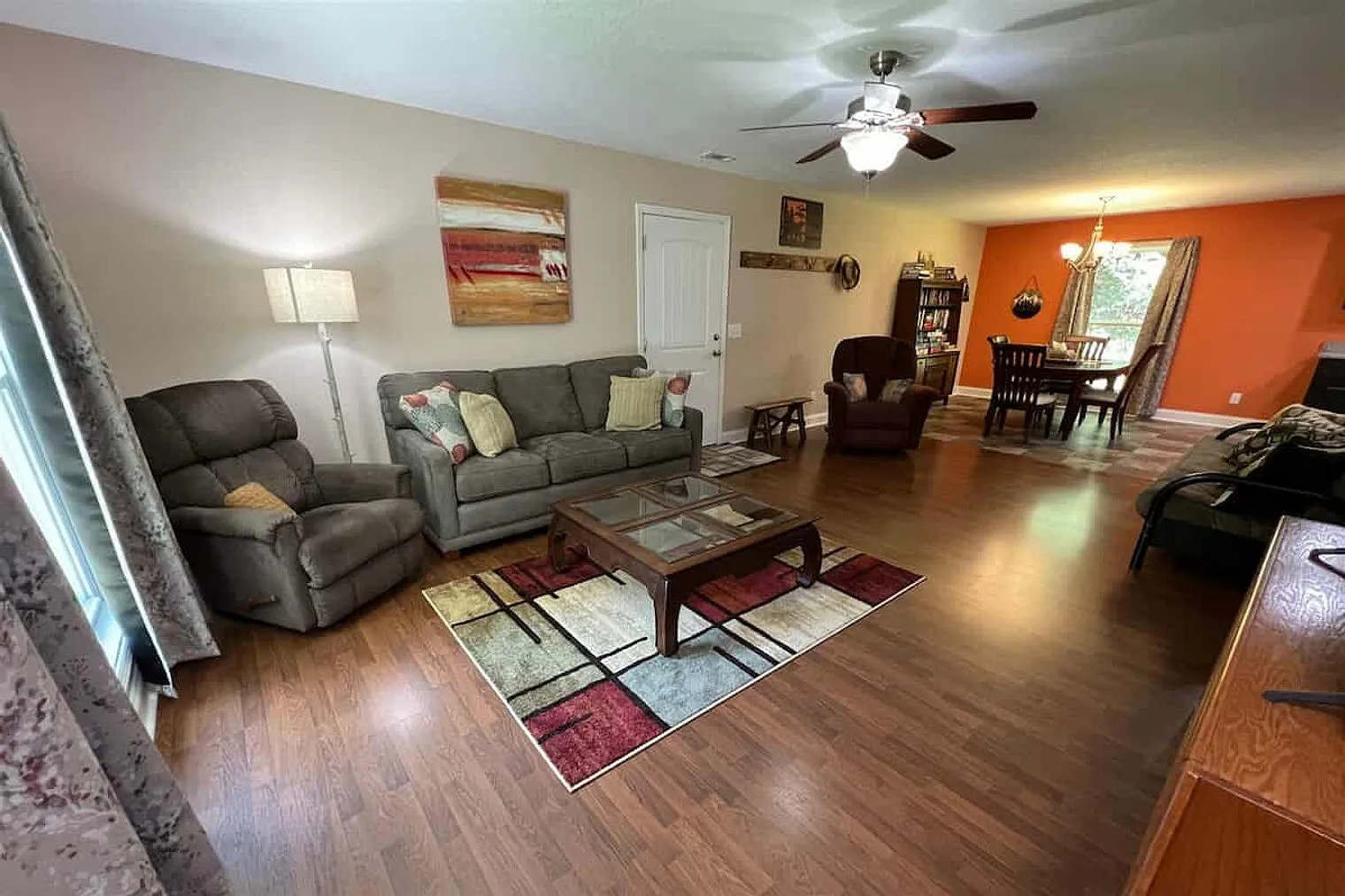 3 bed, 2.0 bath, 2195 sqft, $3,397 — Photo 2