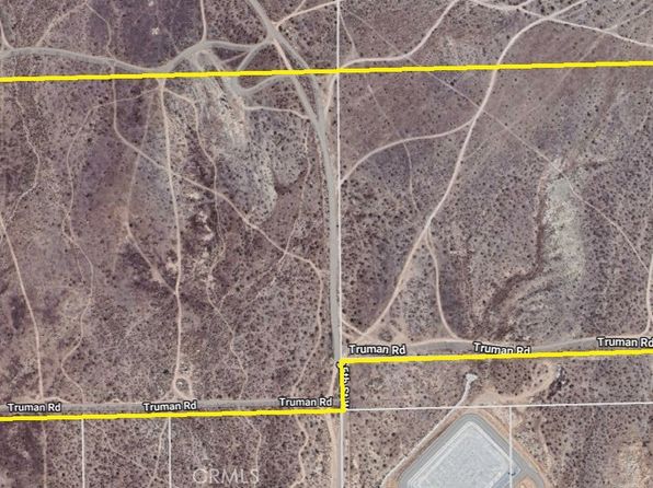 35 35th St W, Rosamond, CA 93560