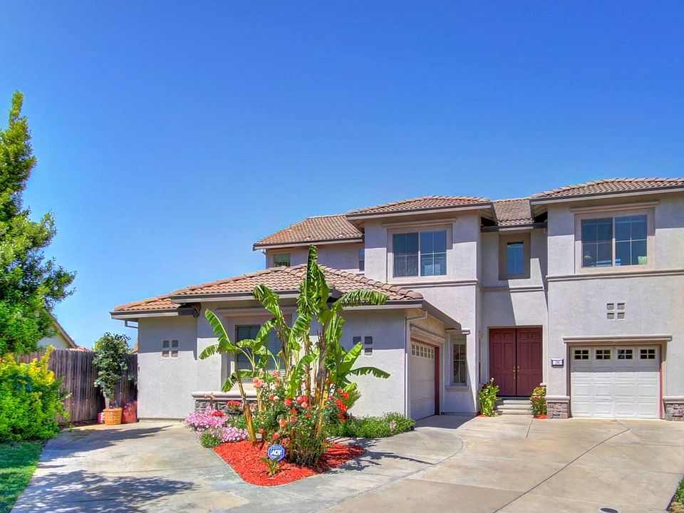 1st image of 26 Jeanross Ct