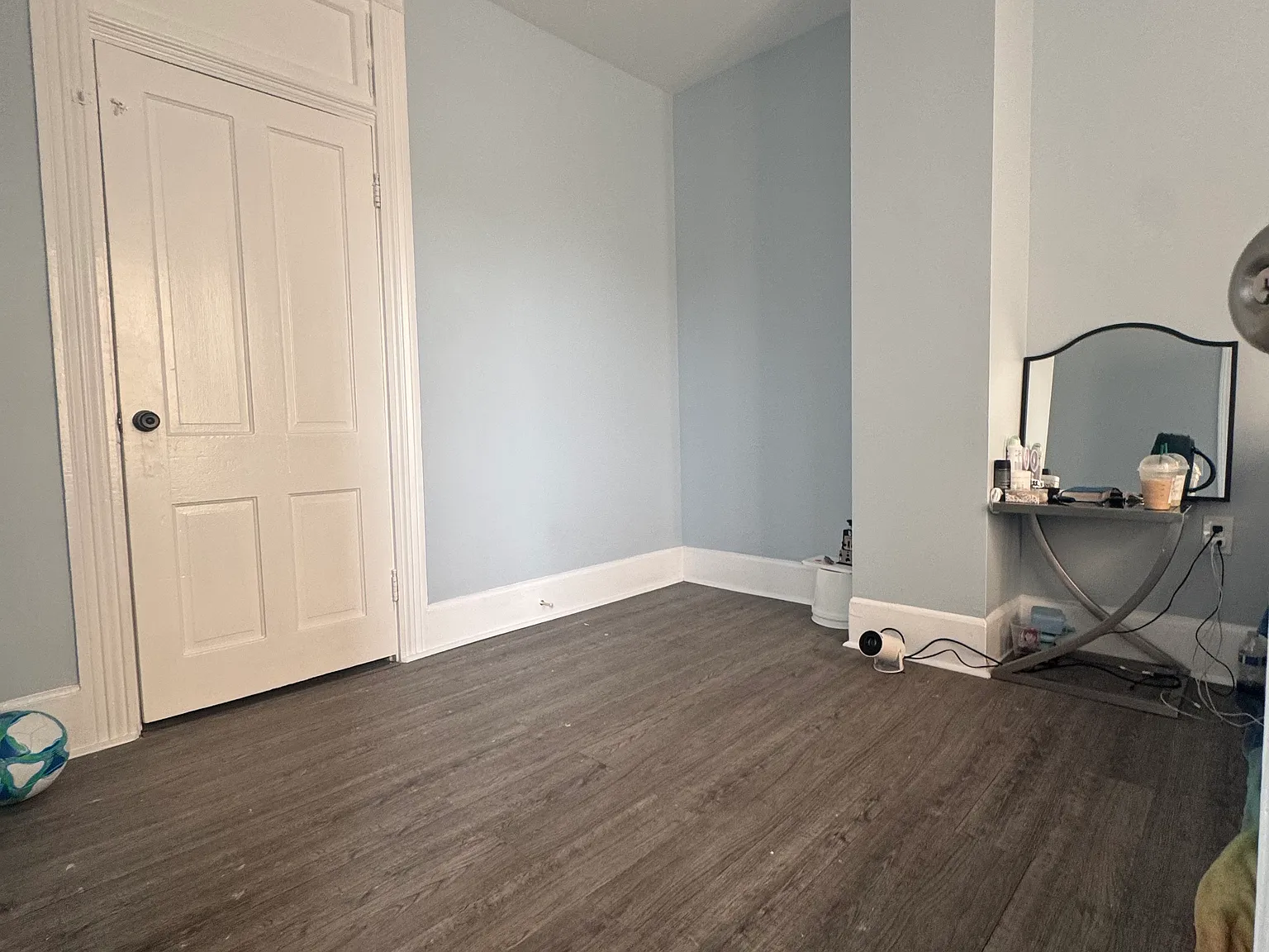 1301 S Reisner St — Photo 3