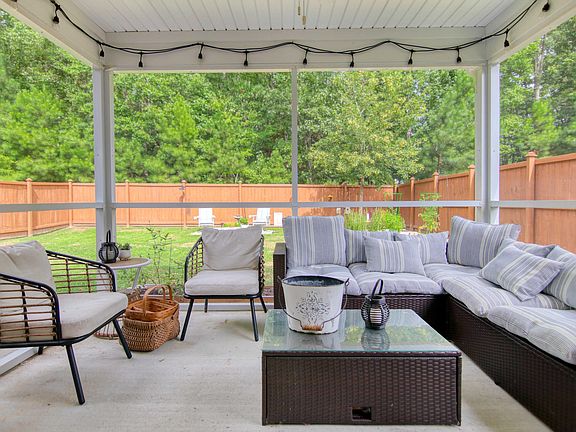4th image of 208 Keaton Brook Dr