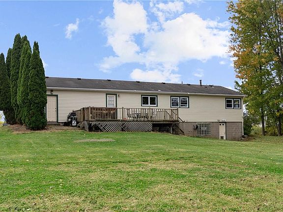 5th image of 18 Beaver Road Ext