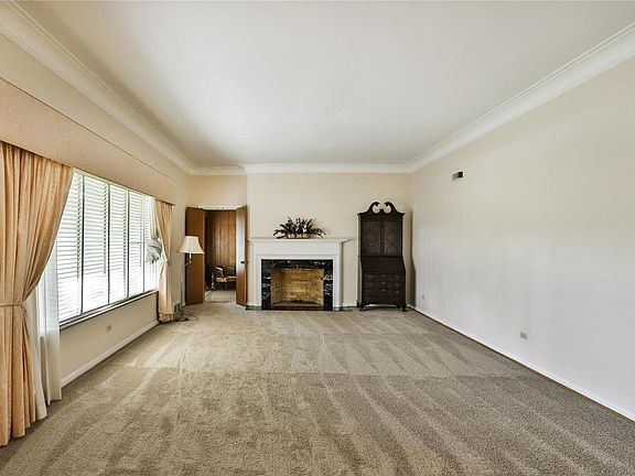 4th image of 9038 Monmouth Dr