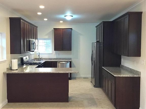 4th image of 1111 La Roux Court Bellefontaine