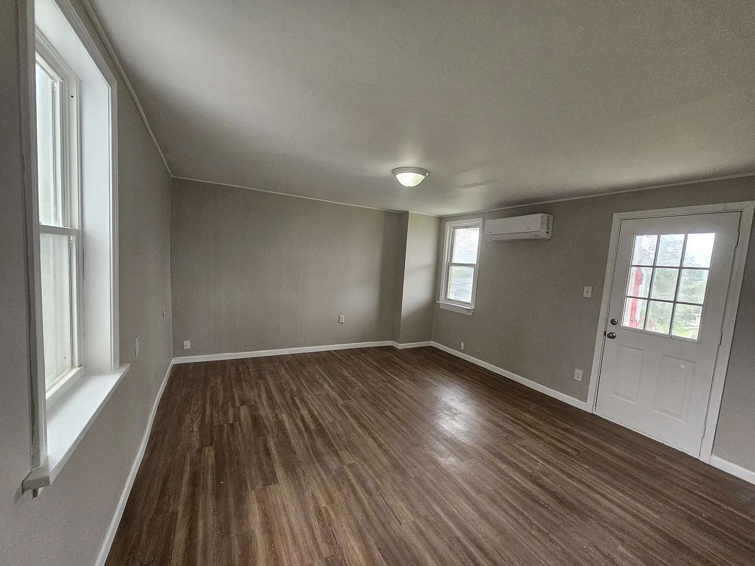 1 bed, 800 sqft, $925 — Photo 1