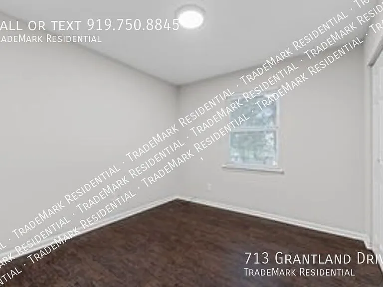 713 Grantland Dr — Photo 8