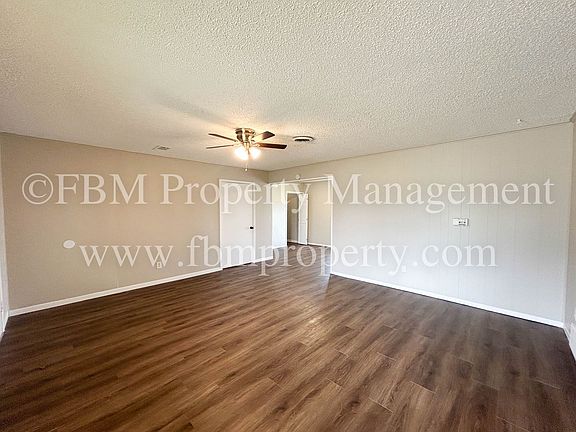 5th image of 1100 S Hall St