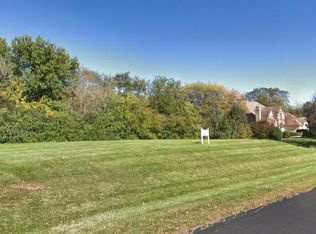 30W200 Forsythia Ln, Wayne, IL 60184
