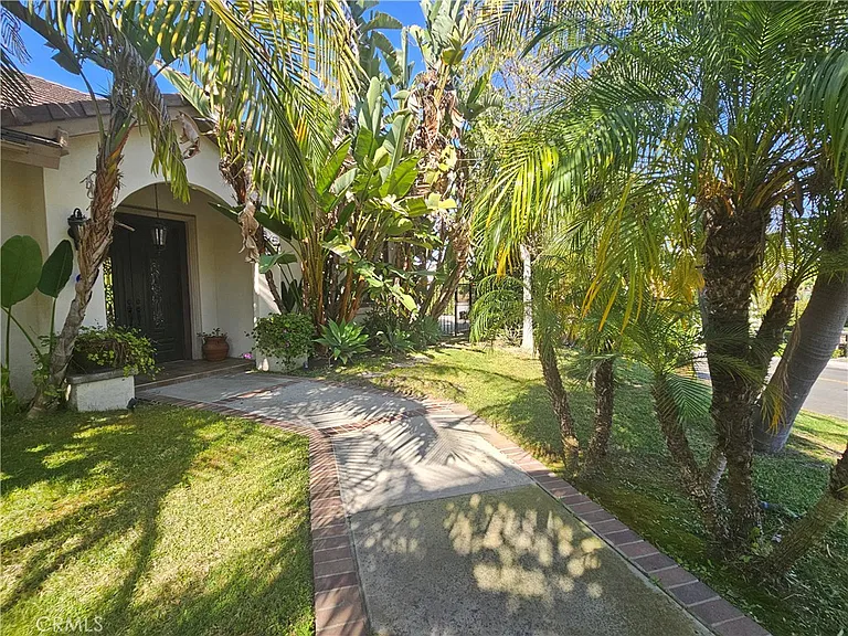 25941 Nellie Gail Rd — Photo 1
