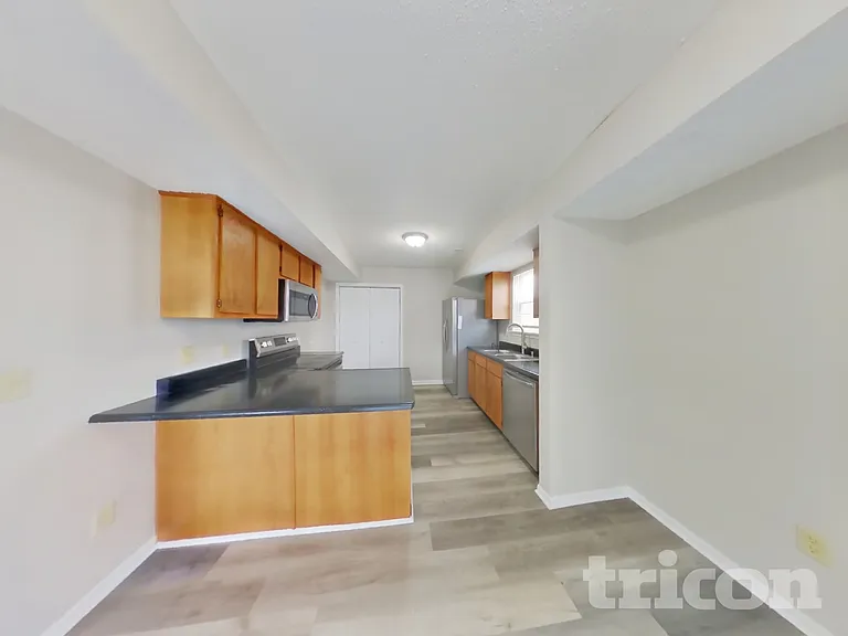 4244 Village Trace Dr — Photo 4
