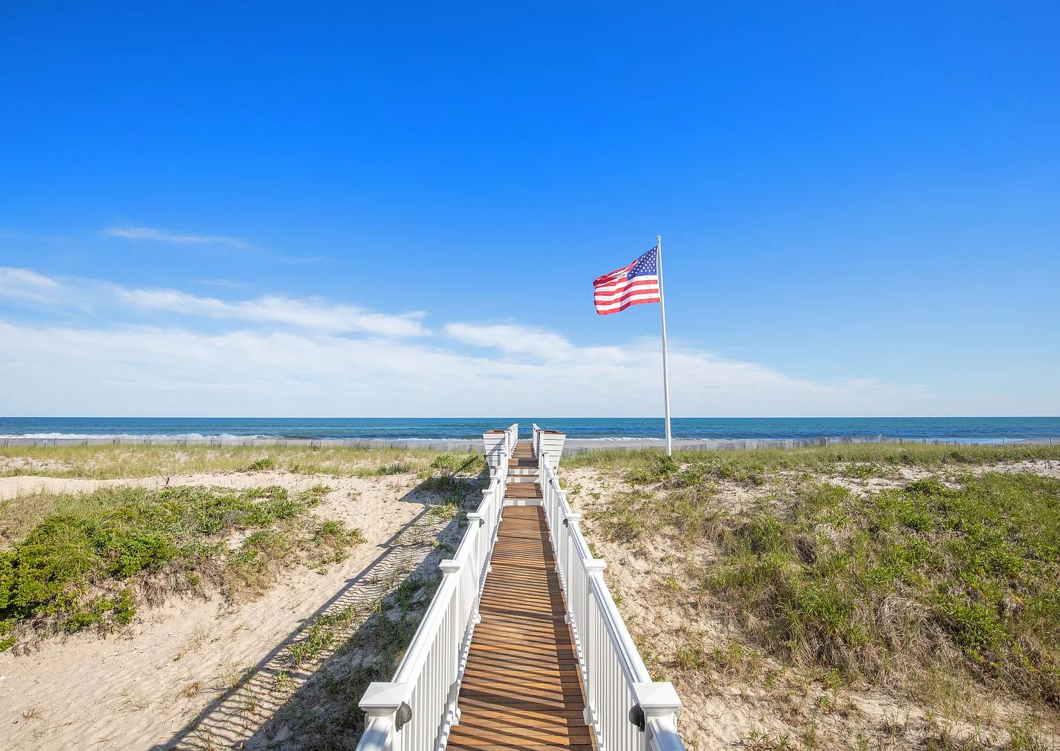 Oceanfront Dune Road, Westhampton Beach — Photo 3