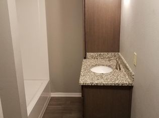 2212 Page Rd #B, Longview, TX 75601