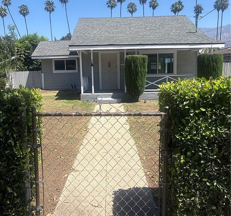 1st image of 805 Merrett Dr