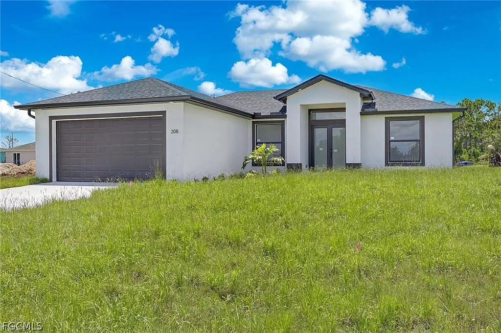 3 bed, 2.0 bath, 1545 sqft, $2,100 — Photo 1