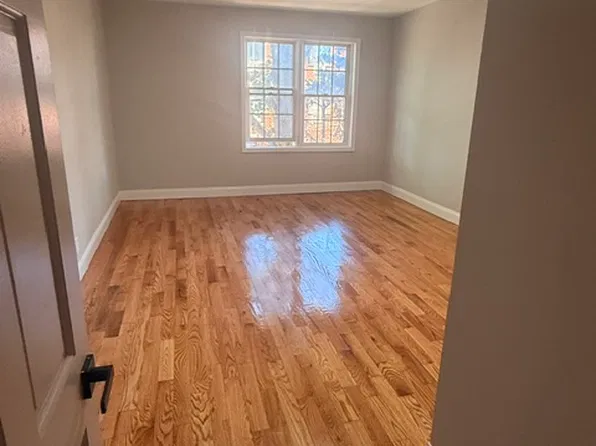 8342 159th St, Jamaica, NY