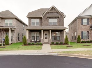 1028 Paddock Park Cir, Gallatin, TN 37066