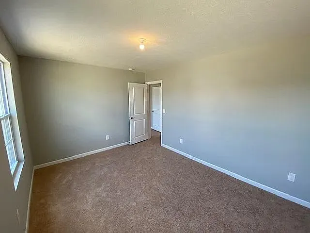7861 Oldham Dr — Photo 36