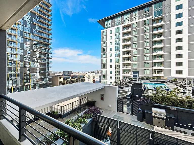 425 W Beech St #907 — Photo 27