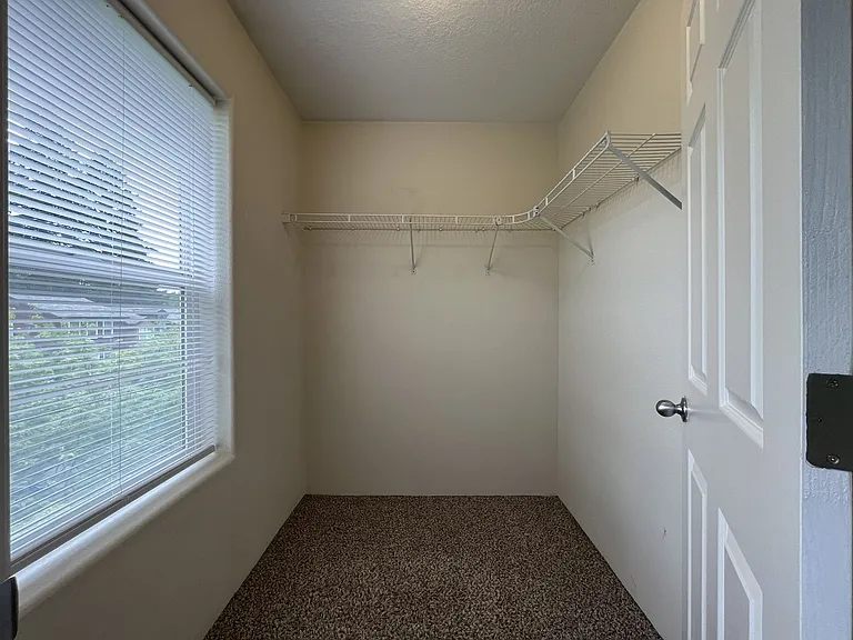 149 NE 75th Ave — Photo 28