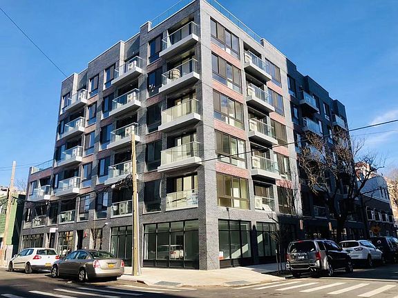 3rd image of 2705 41st Ave APT 4D