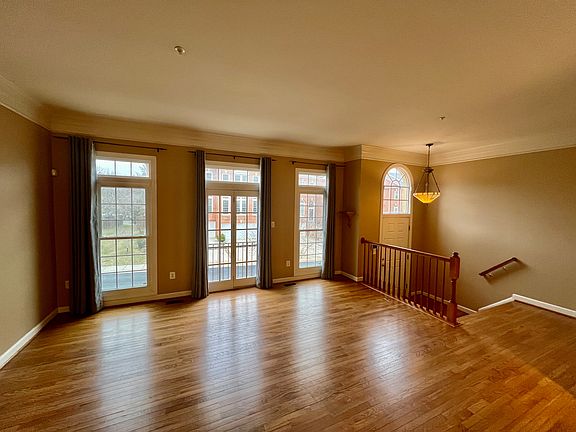 3rd image of 10420 Dalebrooke Ln