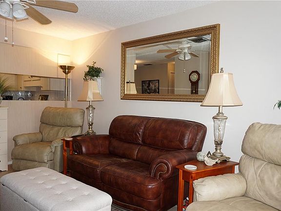 5th image of 4319 Tahitian Gardens Cir APT B