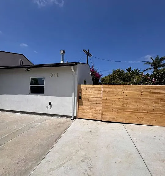 8111 Osage Ave — Photo 1