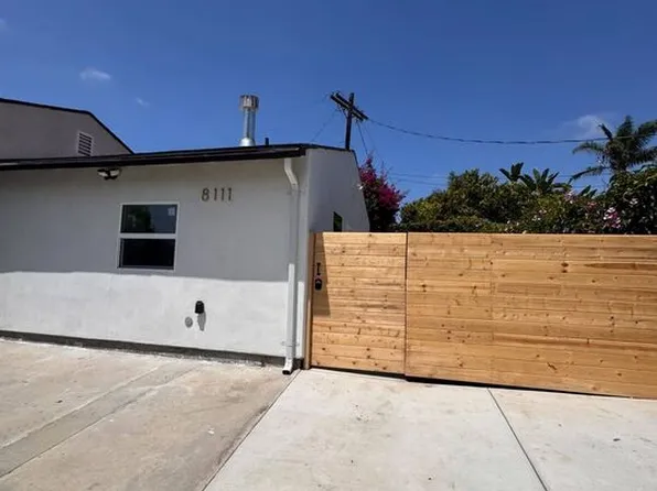 8111 Osage Ave, Los Angeles, CA 90045