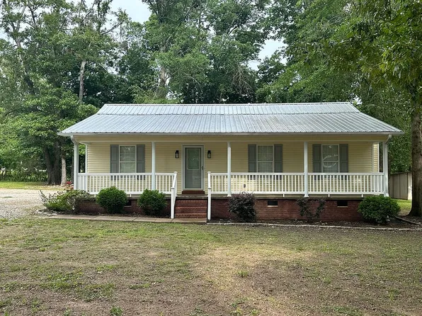 40 Love Ln, Savannah, TN 38372