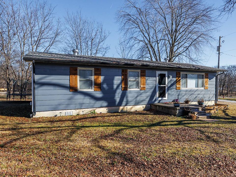 1st image of 106 Main St