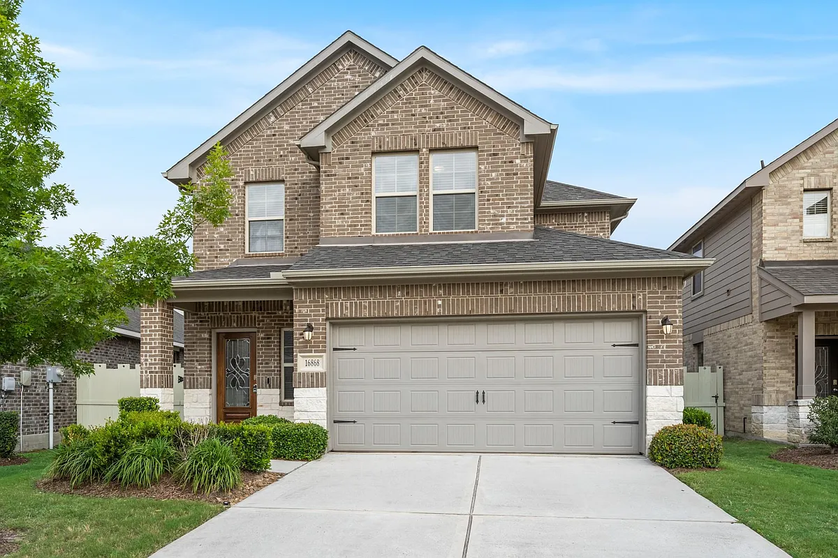 Building Photo - 16868 Pink Wintergreen Dr